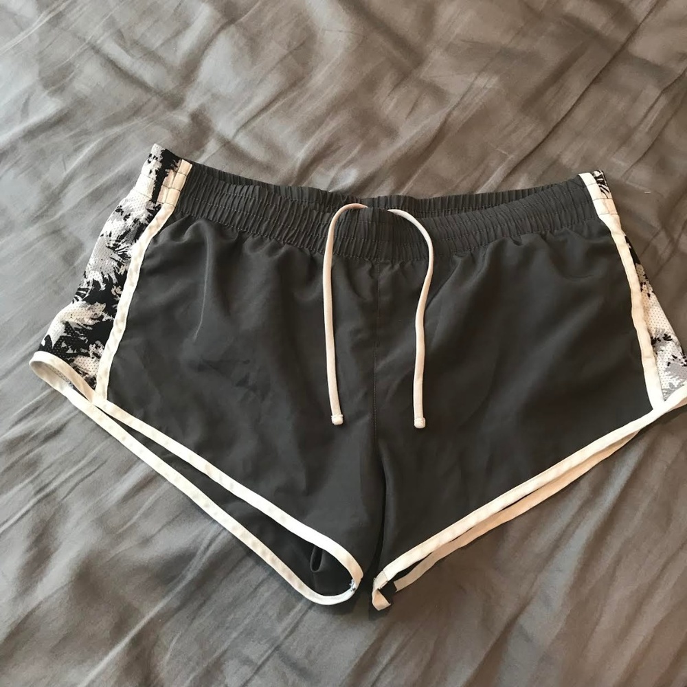 Gray Shorts With Tie